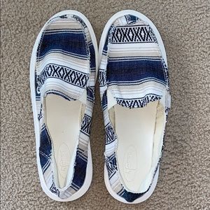 Sanuk Slip-on